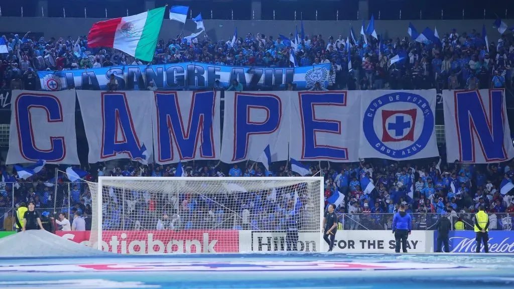 MXESTADIOS's tweet photo. Cruz Azul no tiene estadio.
Pero es local donde sea.
El Olímpico es su casa.  En un año levantó ya dos trofeos.
Liga y Conca. https://t.co/8YPbDjJWNp