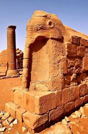 SudaneseCulture's tweet photo. The Elephant Temple At Musawwarat es-Sufra, Sudan.
#SudaneseCulture

 معبد الفيل, المصرورات الصفراء، السودان.
 #ثقافة_سودانية https://t.co/eZjJu2blEF