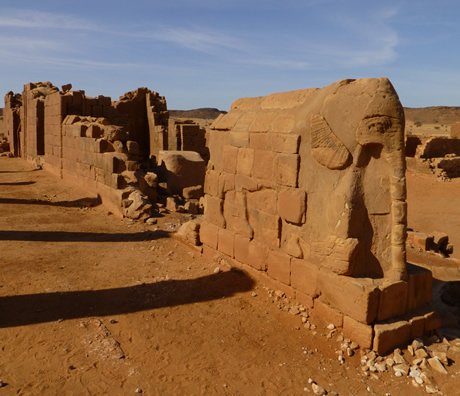 SudaneseCulture's tweet photo. The Elephant Temple At Musawwarat es-Sufra, Sudan.
#SudaneseCulture

 معبد الفيل, المصرورات الصفراء، السودان.
 #ثقافة_سودانية https://t.co/eZjJu2blEF