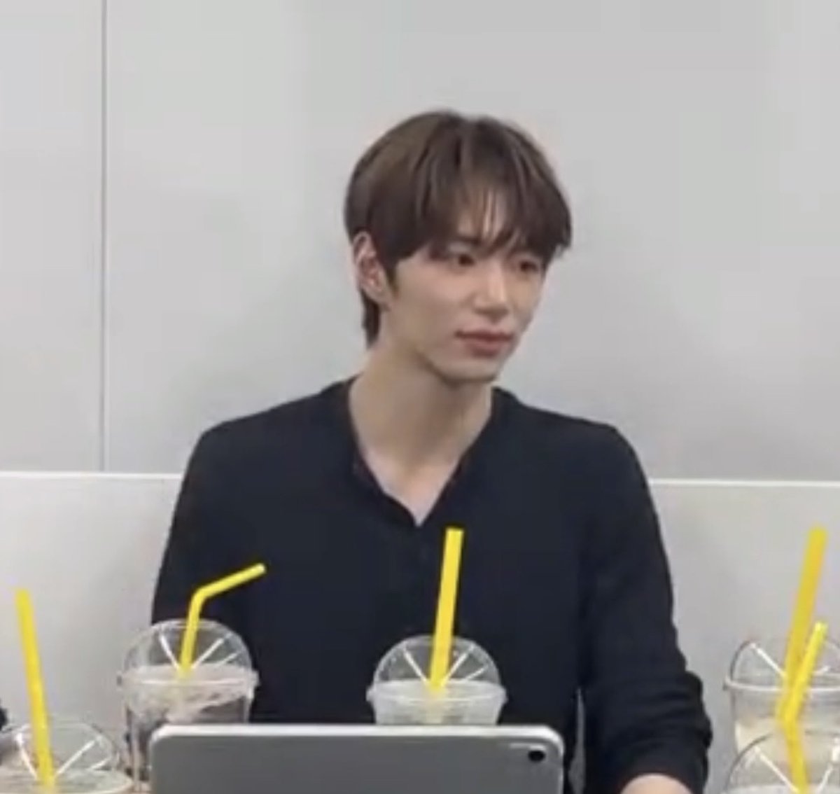 get__eat's tweet photo. 하 문성준 ㄹㅇ 초면 얼굴
인프피남자 어떡해

#TUNEXX #튜넥스 #SUNGJUN #성준 https://t.co/GxflAUhFOW