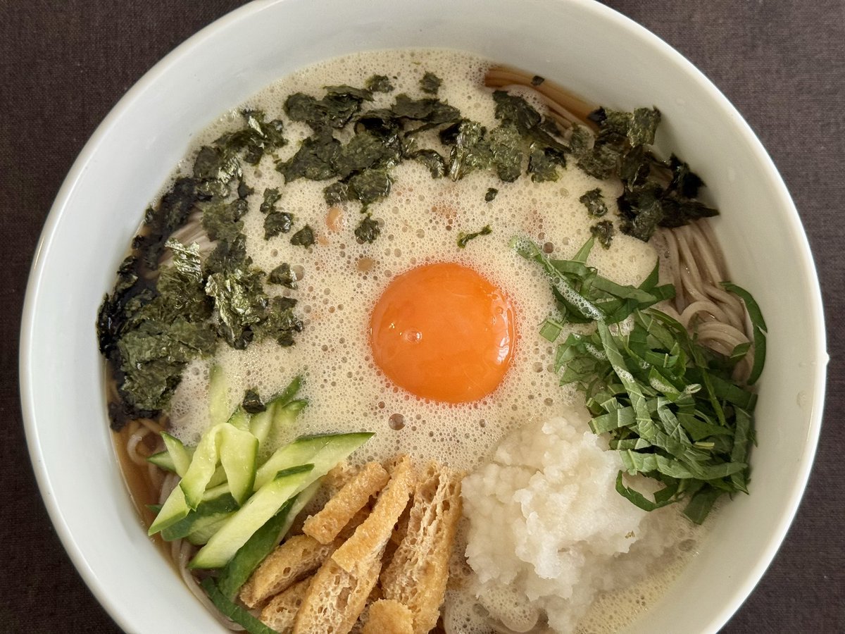 inadashunsuke's tweet photo. むしやしないは

泡納豆おろし蕎麦

卵白は納豆と共に撹拌します
卵白余り問題を華麗に回避 https://t.co/WySwpGxya0