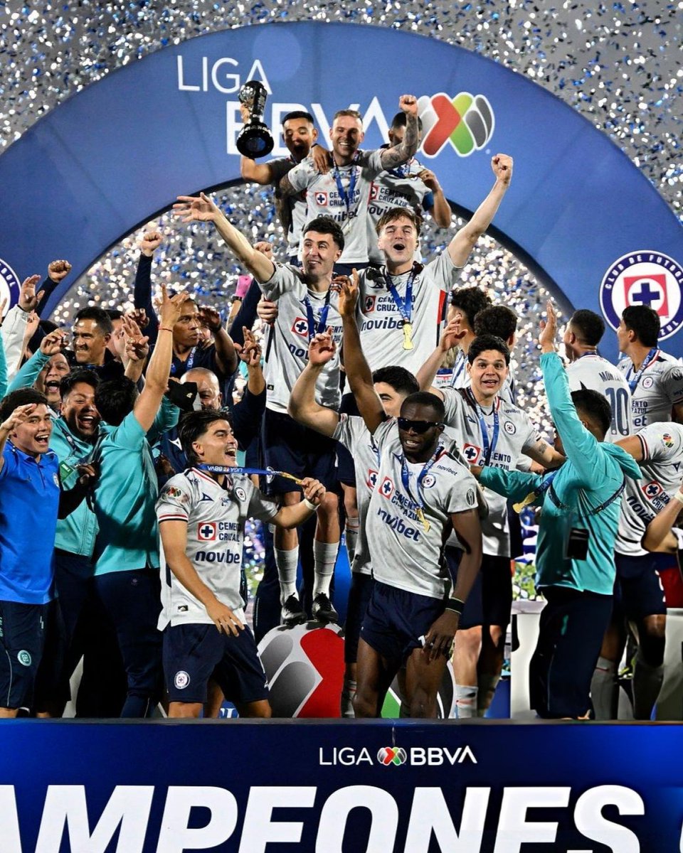 SomosAnalistas_'s tweet photo. ¡¡LA POSTAL DEL DÍA!! 🤩🔵⚪

Cruz Azul levanta la DECIMA 🏆 https://t.co/YURFV1rzQg