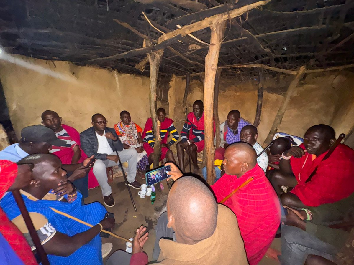 dkanchori's tweet photo. Senator wa ground! 

Listening to the people is the most important trait of leadership. 

I was thrilled to meet my people of Imbaluani, Matapato North Ward in Kajiado Central for a tete-a tete during the initiation ceremony of the son of my friend Meibuko ole Nkele at his home.

My senatorial bid is firm and focused.

Tutatembea Pamoja 
Hon Dr Kanchori Daniel