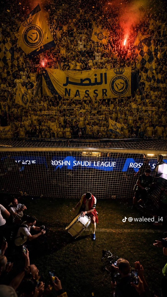 b_de00's tweet photo. @1SMi_ @1MDAR والله لو تحطونه حكم للمباريات الهلال دوري حراق عليكم https://t.co/WRCiX8USMY