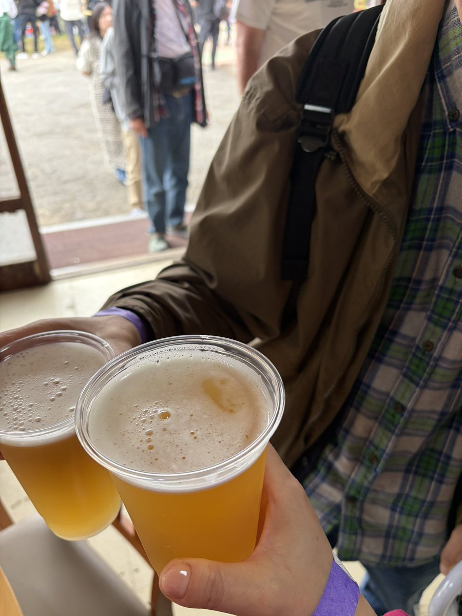 me0812's tweet photo. 昨日は福島県にて音楽イベントがありまして
めっちゃ楽しく美味しいお酒が飲め
福島県民と仲良くなって
綺麗なお姉さんと大笑いの夜を過ごし

帰宅後の大号泣。
なんと、愛する我が猫が家出。
裏の庭にて確保したけど、大号泣。

玄関につける脱走防止扉みたいなやつ
何かいいのあれば教えて https://t.co/W5lmOdlOxY