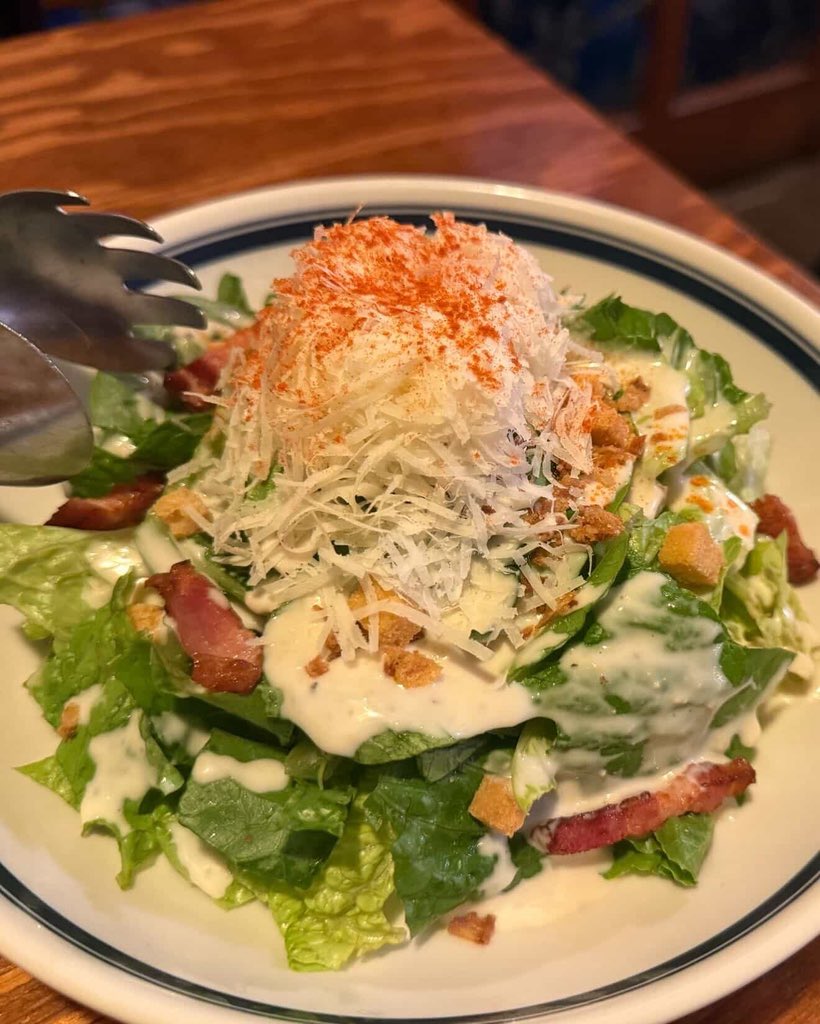 Beerhall_T's tweet photo. 渋谷の東急ハンズ
11月で営業終了です🥲

立川ビアホールでは
薪火のカルボナーラがおすすめ🌟

太麺にしっかりと絡む
濃厚ソースがたまらない🤤

厚切りに切ったベーコンがポイント💖 https://t.co/3ZqqDWPo3m