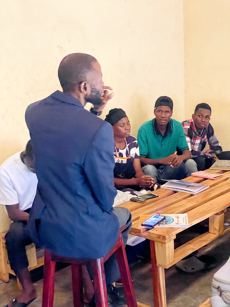 darling_ug's tweet photo. 😊 "Mindset/Good Attitude + Skills = Great Success ☕️ 👌🏾Our coffee academy students leveled up with an expert talk on soft skills, work ethics, and the power of mindset change.  #DarlingCoffeeAcademy ✅ #Mbalecity  #GrowthMindset✅ #Mindsetchange ✅ #Youthincoffee https://t.co/ROxU0SD5Qu