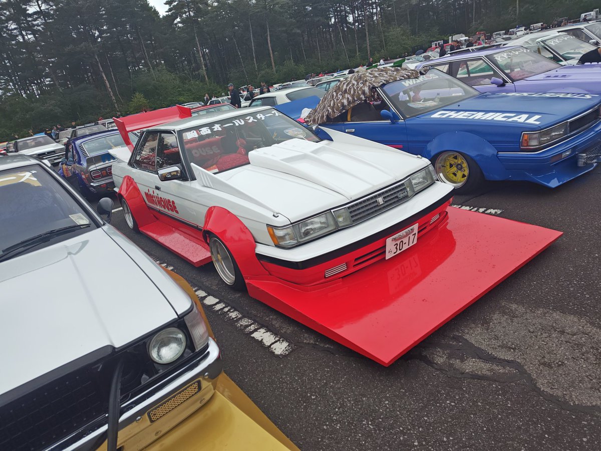 00tomo's tweet photo. 東海★旧車ミーティング
#街道レーサー https://t.co/cXYgdW3YKO