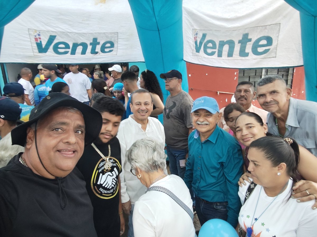 regulo123's tweet photo. Domingo 24 de Mayo el frente democrático los hijos del municipio acompañamos a la dirección Regional del estado Monagas  del partido Vente Venezuela a su inauguración de la sede regional, felicitaciones gran convocatoria @CesarPerezVivas @MariaCorinaYA https://t.co/lomBOueElK