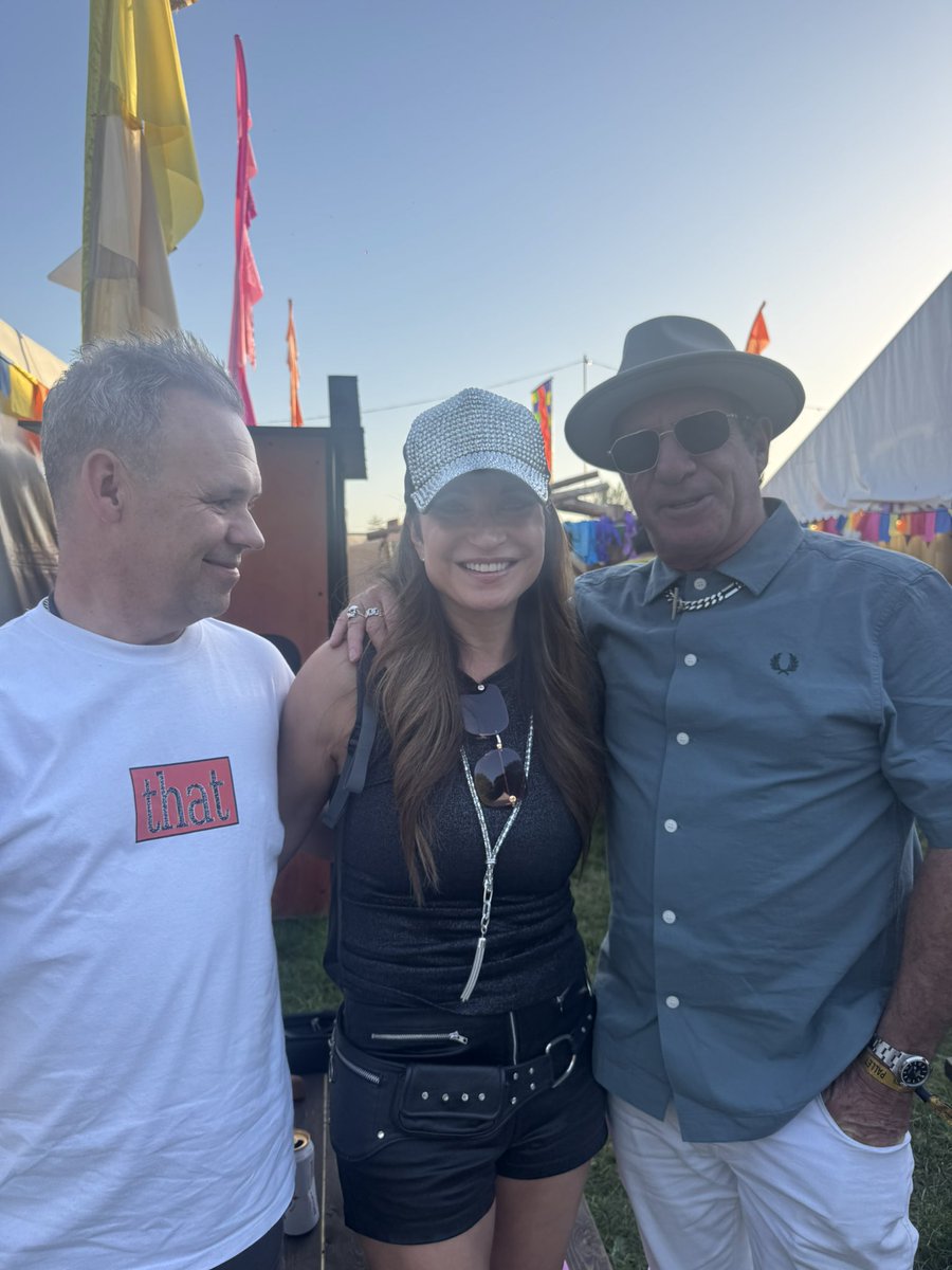 dubpistols's tweet photo. Had a fantastic time @beardedtheory it’s was great catching up with so many friends that’s the think I love about festival season @chris_hawkins @graemepark @UtahSaints @djrap @PhilHartnoll https://t.co/cnjxF7bmhE