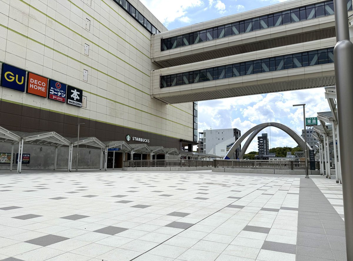 vivicos_ark's tweet photo. 5/31(日)#ビビコス豊田市駅モーターフェスタ2026

今回なんと豊田市駅西口デッキもご利用いただけます📸
T-FACE、GAZA(ロピア)、コモ・スクエアは全館コスプレ入店可能🍽️🛍️
参合館では #さくコス ステージに能楽堂で撮影まで楽しめます🎤👀✨

チケットはこちら⤵️
https://t.co/O3jjErRCLn

#ビビコス https://t.co/nWShsGyDsc