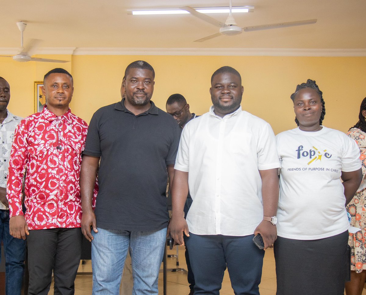 GyakyiQuayson's tweet photo. Together with Hon. Mark (PM), Chairman Felix Benefoh, and Hon. Rebecca Donkor, I joined the distribution of soft loans to about 100 businesswomen within the Assin North Constituency as part of efforts aimed at empowering and supporting women in business.

This initiative forms part of our commitment to improving livelihoods and promoting economic growth among women in the constituency. I wish to assure constituents that this will neither be the first nor the last intervention of its kind.

Going forward, this policy initiative will be implemented every three months to complement the proposed Women’s Development Bank initiative, which is currently at the consultation stage.