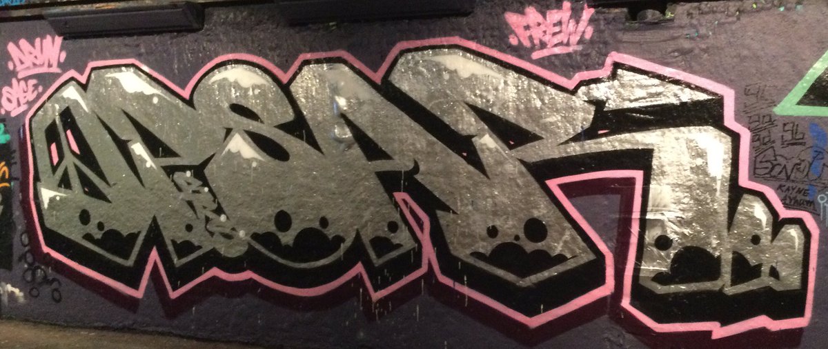CWBudgieBoy's tweet photo. MURAL MONDAY
March ‘26
Leake St., London
(@JulliaaJ) https://t.co/tGMXTRlKuy