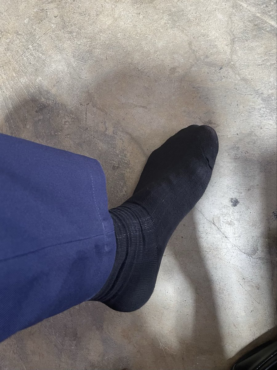 SocksShoe's tweet photo. ใส่รองเท้าทั้งวัน เมื่อยและร้อนตีน https://t.co/cLrRzfh3c8