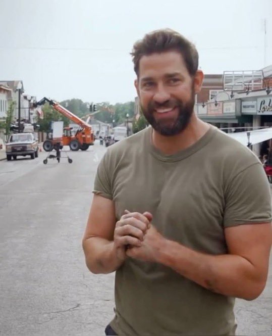 TheMale_Central's tweet photo. Smash or Pass John Krasinski https://t.co/P6UQ1y56DO