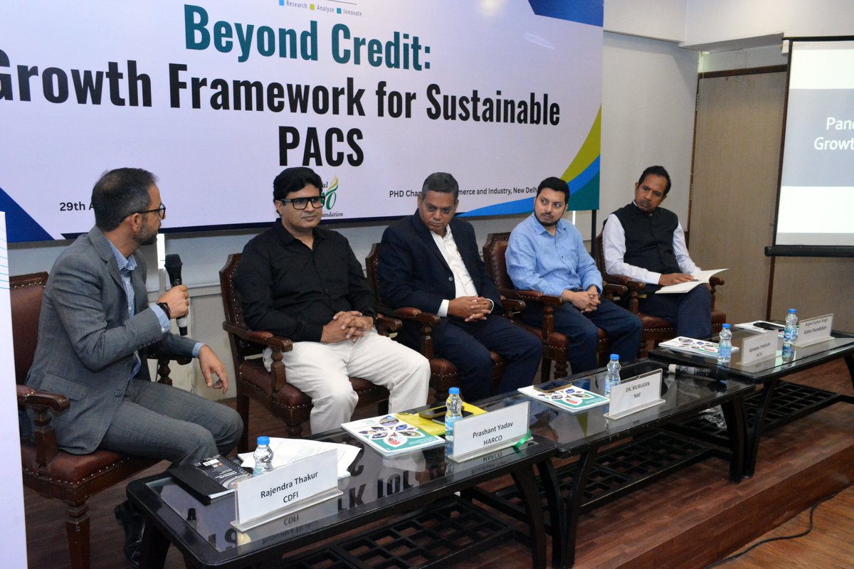 IndiaCDFI's tweet photo. The panel, moderated by Mr. Rajendra Thakur (CDFI), brought together Mr. Prashant Yadav (@harcobank), Dr. Tehedur Rahaman (@NCDCgov), Dr. Murugan (@natagroindia) &amp; Mr. Anjani Kumar Singh (@BMGFIndia). 

Over 1 lakh #PACS serve farmers across India. Yet barely half are profitable. https://t.co/9vfXhgMarj