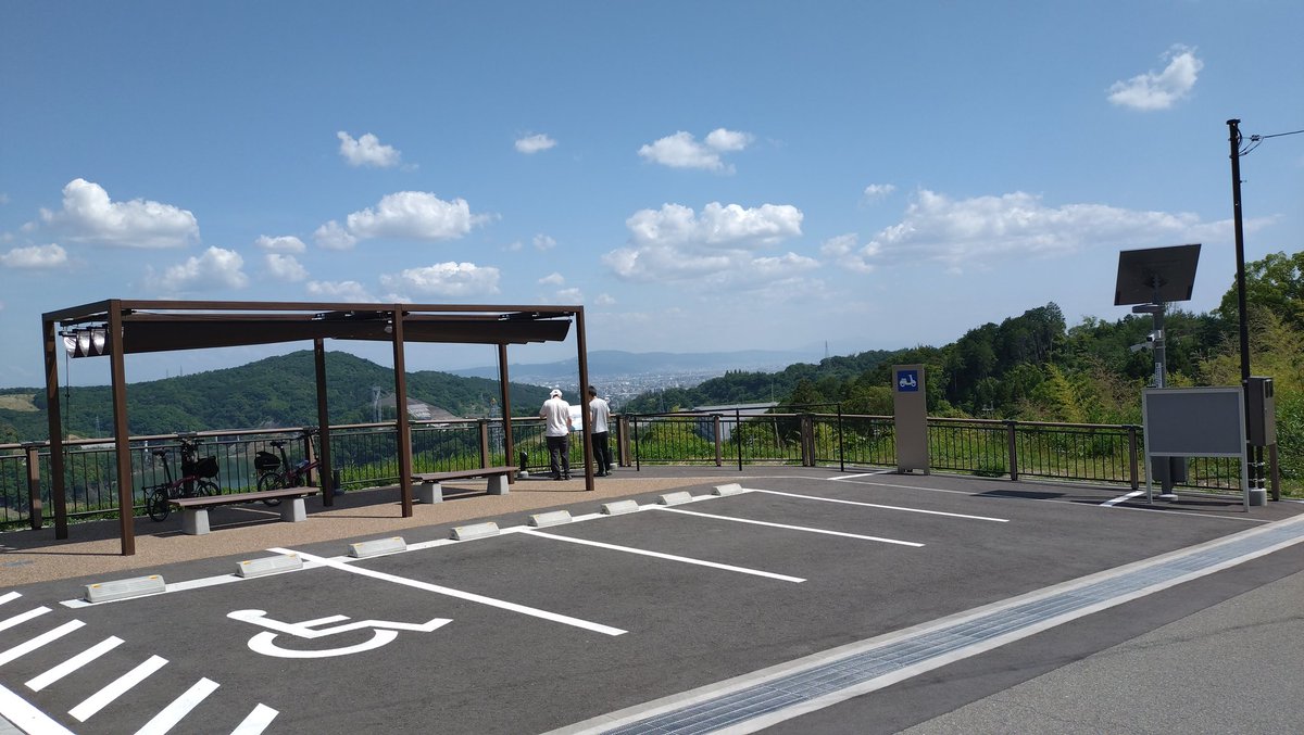 Nalcise's tweet photo. 久しぶりに北摂ラルプ・デュエズに来てみたけど、広場が随分豪華になってる。
トイレとか、六甲山頂並みやん。 https://t.co/LIdMZ4EMce