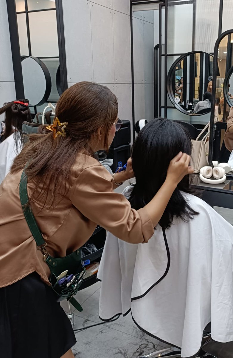 CryptoPublicID's tweet photo. Me - Got hair cut at Hair Code AEON Mall.
Even hairs have Codes.
qubic's CODE for AGI.
#qubic https://t.co/i7oePNyFJb