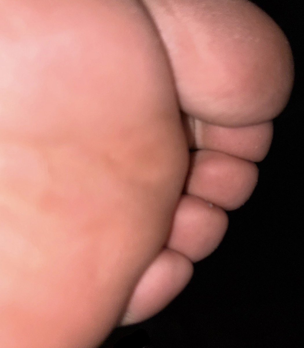 She12hulk's tweet photo. Fuck it irl feet https://t.co/pOKQraksqd
