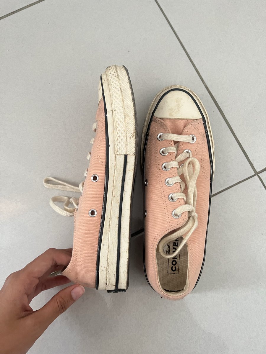 thisissnc's tweet photo. WTS converse chuck taylor 70
- good condition
- baru dipake 2 kali
- minus kotor aja bisa di cuci
- ada box

price: 700k
nego sampe jadii lesgaw https://t.co/QId9dBlEpo