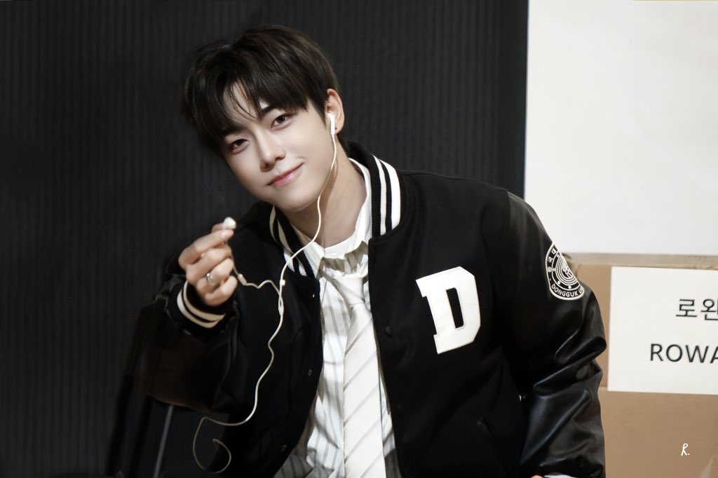 Diary0fR's tweet photo. 260524 애플뮤직

🎧

#ROWAN #로완 #颜秋越 
#MODYSSEY #모디세이 https://t.co/rTzdFb6EO2