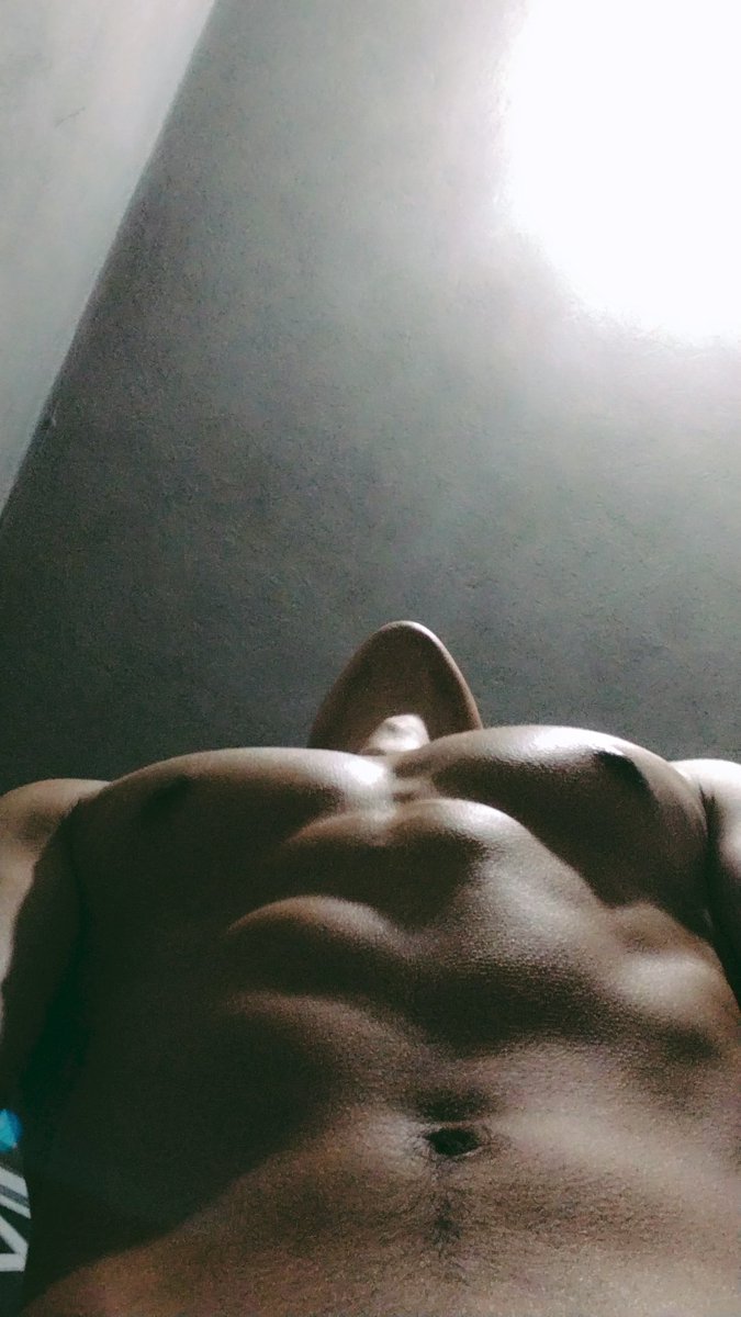 BoyHot tweet media