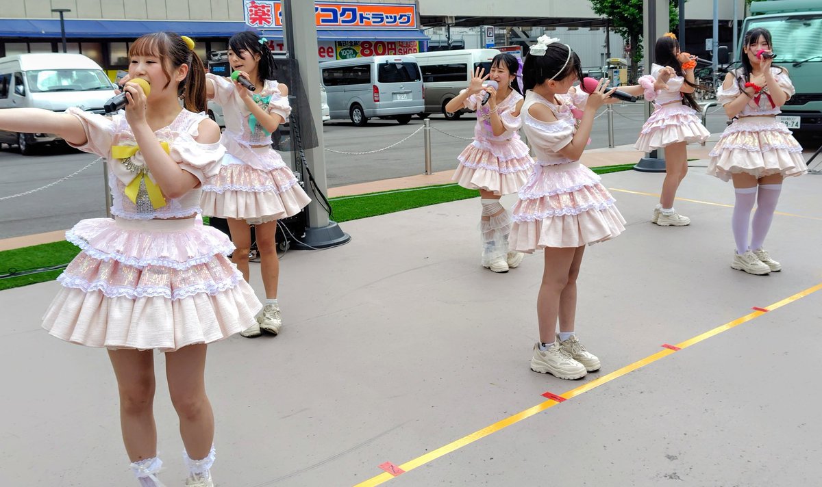 kuro959595's tweet photo. 5月24日名古屋
MeiekiParklet
名古屋のアイドルグループ
「Candy☆Drops」
#CandyDrops https://t.co/JSxetdYhFa