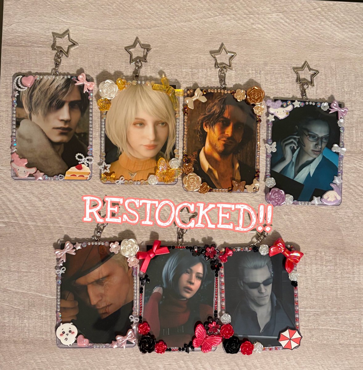 mangohexart's tweet photo. I wanted to make an new intro post :D
I’m Hex I make toploader keychains!!
Im doing a lot of resident evil stuff right now but I’d love suggestions and do customs!
Here are some examples of my work,
available on my Etsy! I restock weekly if an item is popular!
#toploader https://t.co/hz8x2TkZBe