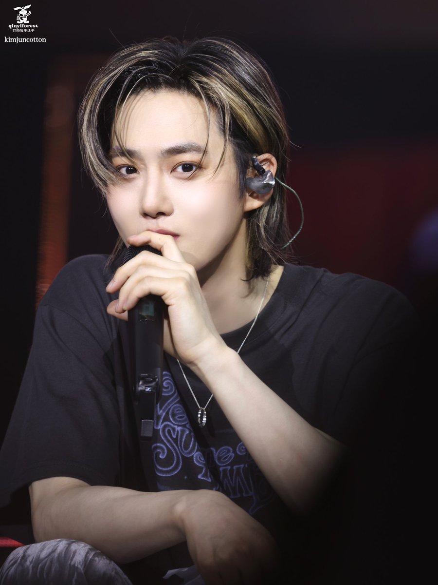 예헷 tweet media