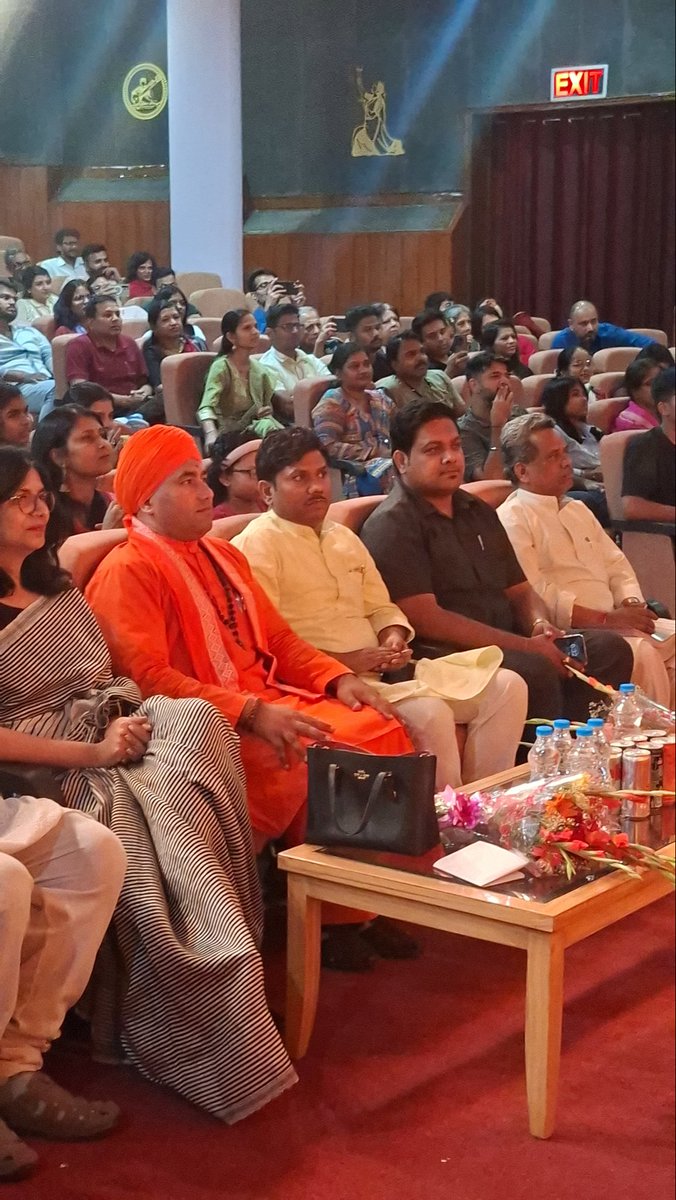 ManavDharam's tweet photo. 24 मई 2026, रविवार को कुटापो क्लासिकल डांस फाउंडेशन द्वारा दिल्ली के आज़ाद भवन ऑडिटोरियम में उड़ीसा की सांस्कृतिक प्रस्तुतियों पर आधारित एक भव्य कार्यक्रम आयोजित किया गया। बड़ी संख्या में लोगों ने सहभागिता कर कार्यक्रम की शोभा बढ़ाई। 
#ManavDharam https://t.co/g08nXxXD8w