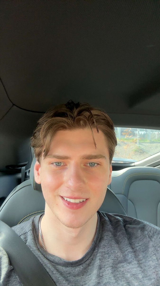 LukedaNuke tweet media