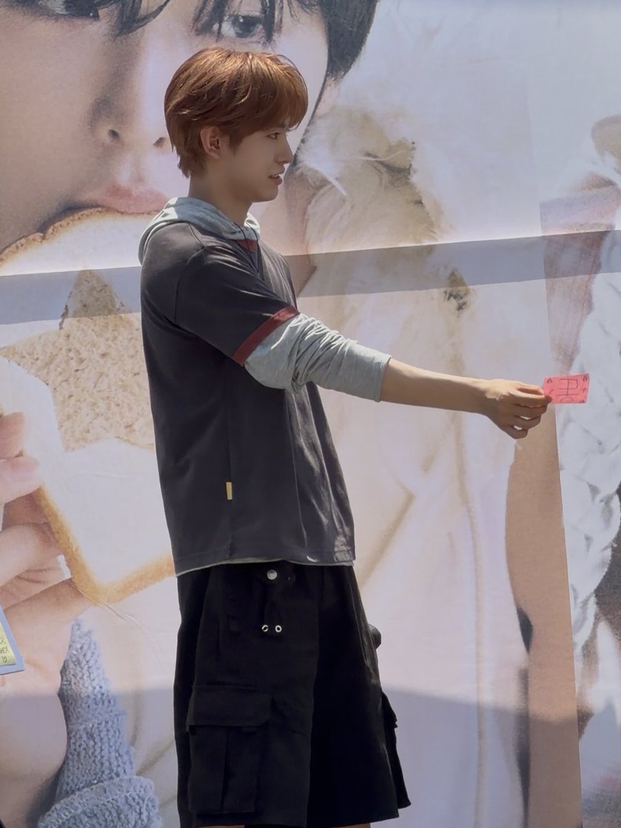 Ｄ⋆⋆ tweet media