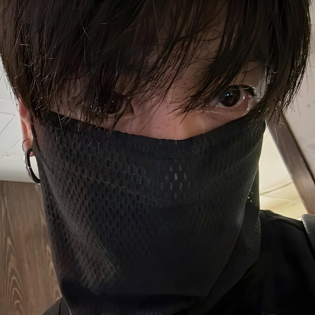 Jungkoo_gukkk97's tweet photo. 🐰~ https://t.co/boX07wfKuv