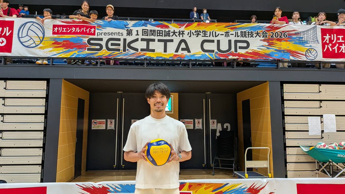 vking_jp's tweet photo. ＼現役選手では異例の試み／

「現役の今だからこそ伝えたい」関田誠大が小学生大会に込めた、バレー普及への情熱

https://t.co/npB52DROEK

関田選手（@MSekita）の新たな挑戦をスポーツライターの米虫紀子さん（@yonemunori）がレポート📝 https://t.co/xvwQ7KjcR3