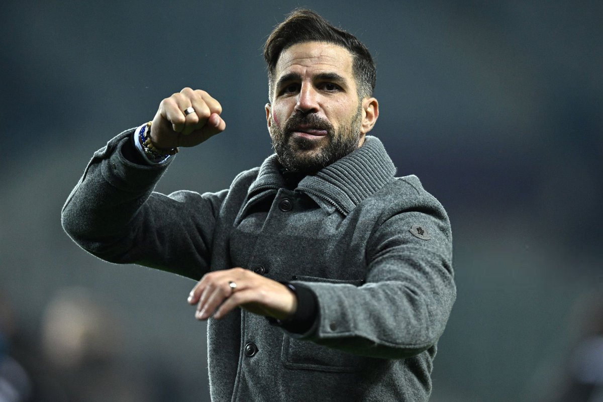 FaktaSepakbola's tweet photo. Perjalanan Cesc Fàbregas bersama Como berubah menjadi kisah luar biasa dalam waktu singkat. 🇪🇸🇮🇹

📌 2022: Datang ke Como sebagai pemain
📌 2023: Ditunjuk menjadi kapten sekaligus pensiun sebagai pesepak bola profesional
📌 2024: Membantu Como promosi ke Serie A sebagai asisten pelatih
📌 2025: Membawa Como finis 10 besar di Serie A sebagai pelatih kepala
📌 2026: Mengantar Como lolos ke Liga Champions untuk pertama kalinya dalam sejarah klub

Proses.