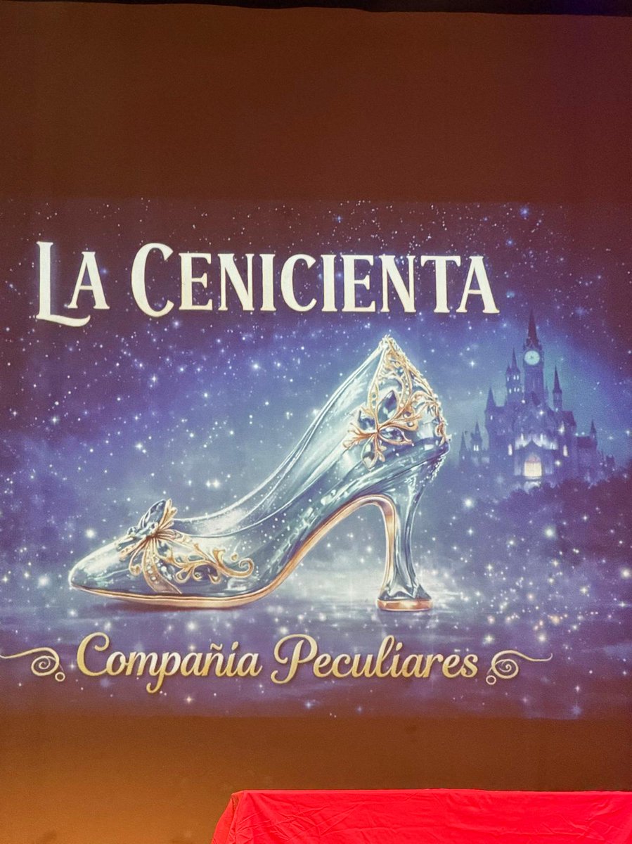 iesrrcc's tweet photo. El martes 19 de mayo, el departamento de lengua organizó una actividad extraescolar en la que los alumnos de 1º de ESO asistieron, en el teatro del Carmen, a la representación teatral de la Cenicienta. La compañía que representó la obra eran "Los peculiares". https://t.co/3XcXm6nq0t