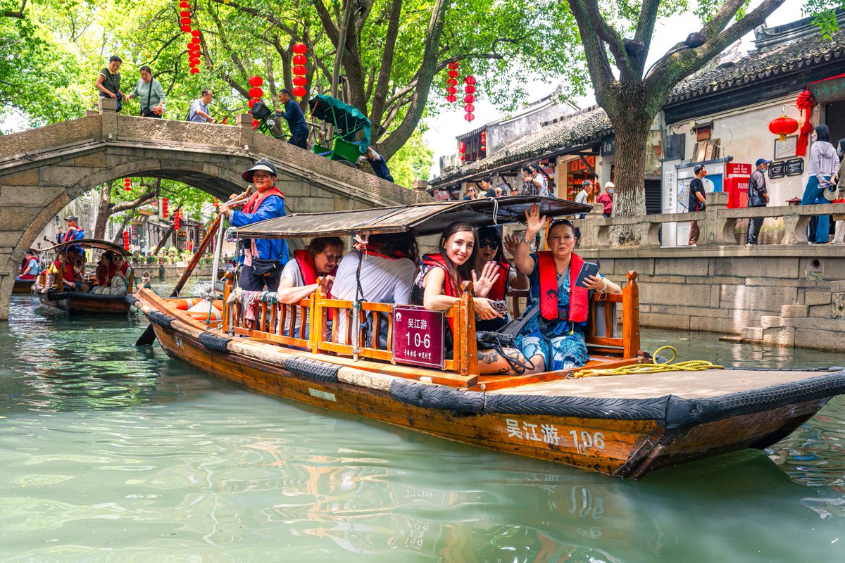 JiangsuNow's tweet photo. With abundant water resources, Jiangsu boasts a number of water towns, where boat trips will offer visitors a different experience in exploring the unique landscape and culture. @Jinan_icc #EchoesOfSpring #Travelinchina #ChinaTourismDay https://t.co/C31VJCsn14
