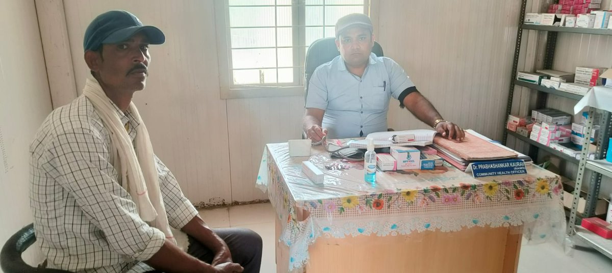 DRprabhashankar's tweet photo. @ShashankRai8929 @DrMohanYadav51 @rshuklabjp @NHM_MP @aajtak DrMohanYadav51 @rshuklabjp @NHM_MP @aajtak वर्षो से स्वास्थ्य सेवाओ मे महत्वपूर्ण योगदान देने के बावजूद संविदा कर्मचारियों को न तो नौकरी की सुरक्षा मिली,न समान वेतन न ही सम्मान
25मई से चरणबद्ध आंदोलन की शुरुआत 
#2जून_स्वास्थ्य_ठप #वादा_निभाओ_सरकार 
#संविदा_कर्मचारियों_को_न्याय https://t.co/9XzhpKXkUv