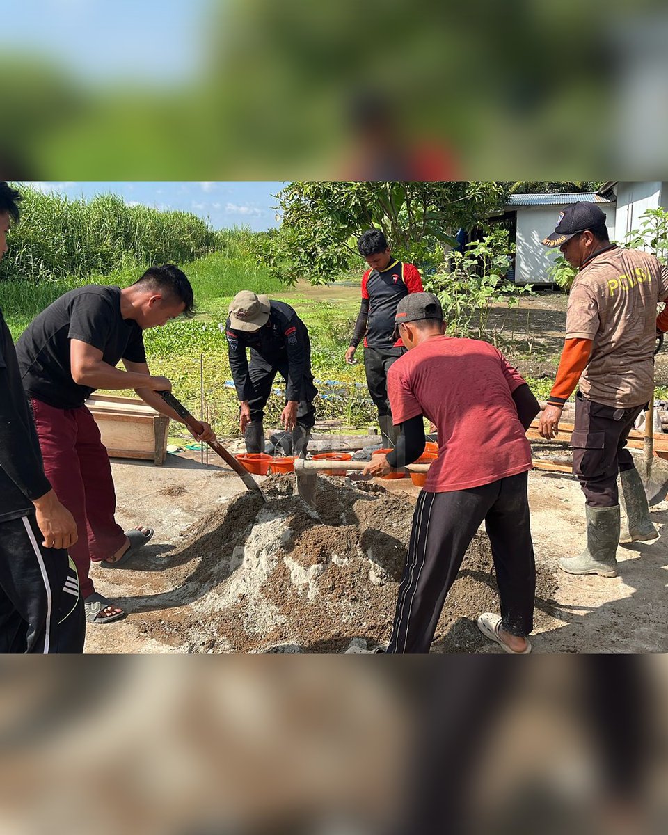 HumasResCms's tweet photo. Polri melalui Polda Riau terus memacu pengerjaan Jembatan Merah Putih Presisi Tahap II di Dusun Panglima Hitam, Kabupaten Indragiri Hilir (Inhil). Melalui kolaborasi personel dengan elemen masyarakat setempat ini, telah mencapai progres fisik bangunan 37 persen. https://t.co/xl44TPdguC