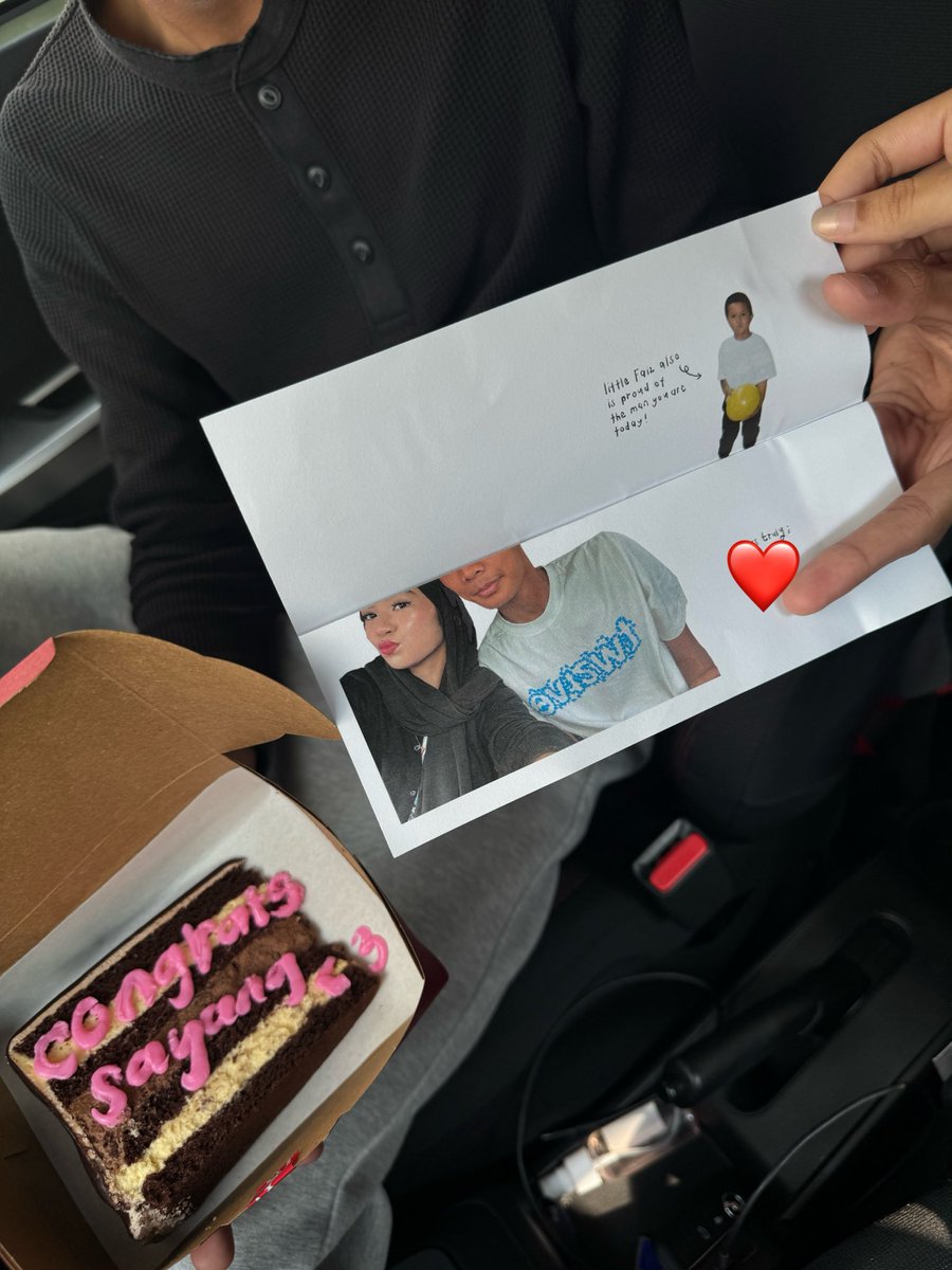 nureenlya's tweet photo. yippieee small celebration for my bf <3 https://t.co/YjnEA3PkJt