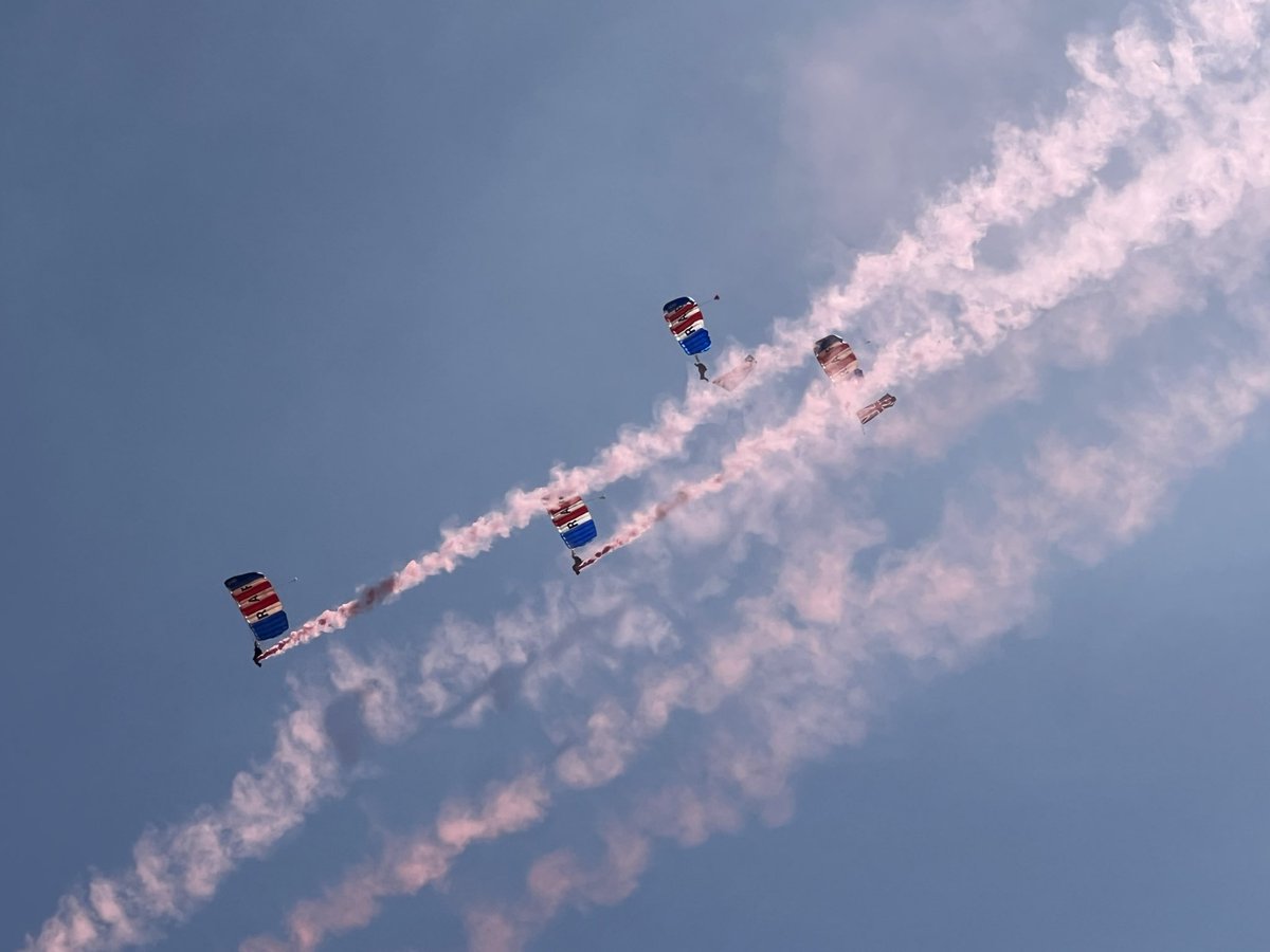 aerotawn's tweet photo. We had a great time at the Farm Fest, Stoneleigh Park this weekend, I don’t think there has been a proper show there for a long time.  It was also excellent to see @JeremyClarkson who obviously had a huge impact on organising the show chatting with the crowds and raising the bar when it came to the entertainment and activities, this was no sleepy event - there was more than a little Clarkson’s Farm influence.  👏🐄🐖🐐🏇🥓🍎🍦