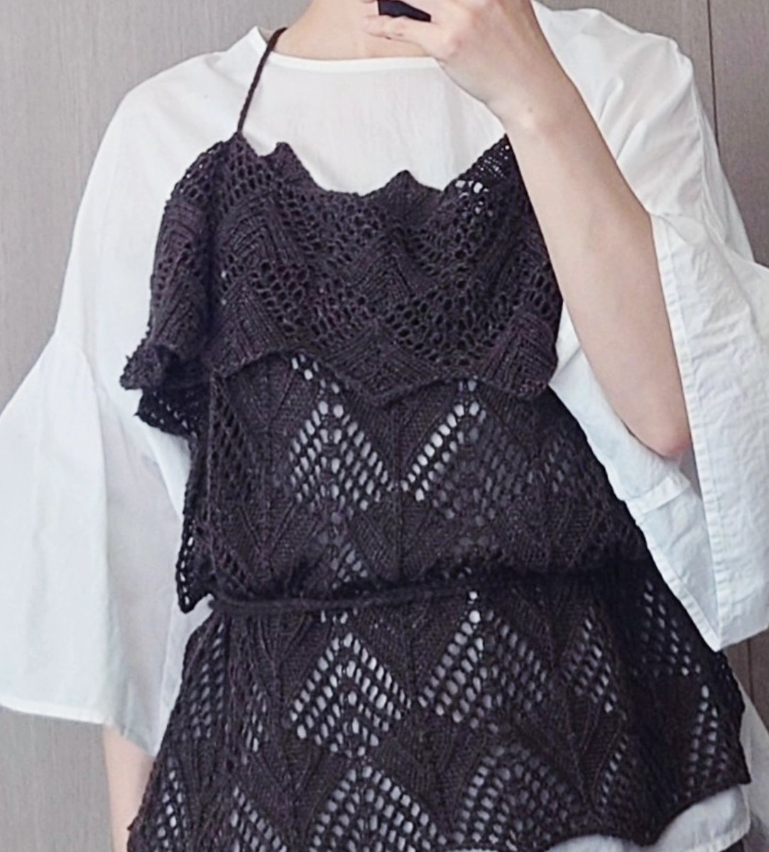coconut_mochi's tweet photo. Taeさんデザインの #nome_pattern ができました✌
使用糸はamirisuParade petra
レース編みだけどエレガントすぎずかっこいいデザインで、繰り返しが覚えやすいのでそこまで苦戦せず編み切れてよかった✨
色んな着方が出来るのが楽しいし季節を問わず使えそうなのでたくさん活躍させたいな🙌 https://t.co/OHXzrb5mm7