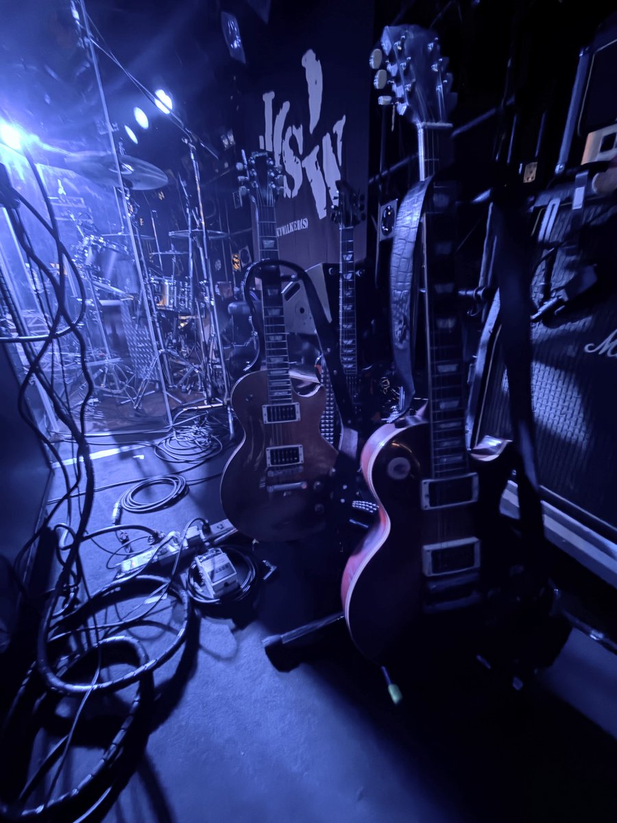 kenken_ark's tweet photo. 昨日はセバローディで中島卓偉さんの現場に行かせていただきました🔥

久々のレスポール！！しかも2本！！
やっぱ良い音でしたね🤘

高校生のころ、卓偉さんの曲めちゃめちゃ聴いていたので感動的ライブでした…😭
ありがとうございました！！ https://t.co/Mz2Iwv0fo9