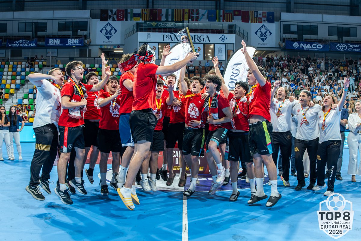 balonmanosanse's tweet photo. 📸 Imágenes para el recuerdo del CDE Juvenil Masculino.

Fin de etapa para nuestros juveniles. Lo que viene por delante es vuestro.

¡Mucho éxito, chicos! ❤

#BMSanse #CampeonatoDeEspaña https://t.co/IwrBBqYlLW