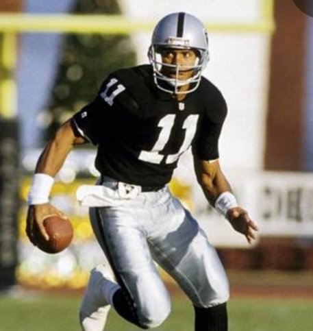 marviljr's tweet photo. @Barkley_Tap Vince Evans #ChicagoBears #Raiders #uscfb https://t.co/VbWGdNSvah