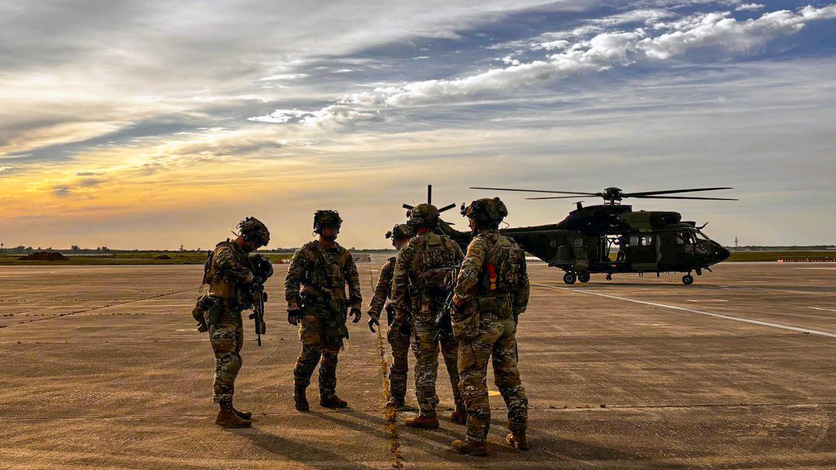 reclutamientoES's tweet photo. #Buenosdias Servir en las #FuerzasArmadas 🪖⚓✈️🇪🇸no es para todos. Es una carrera dura y exigente, distinta a cualquier otra. También profundamente satisfactoria para quien encuentra ahí su #Vocación. ¿Es tu caso? Pues atento que hay convocatoria cerca 👉https://t.co/7bLDtTYY7K https://t.co/ccnOXuQvUe