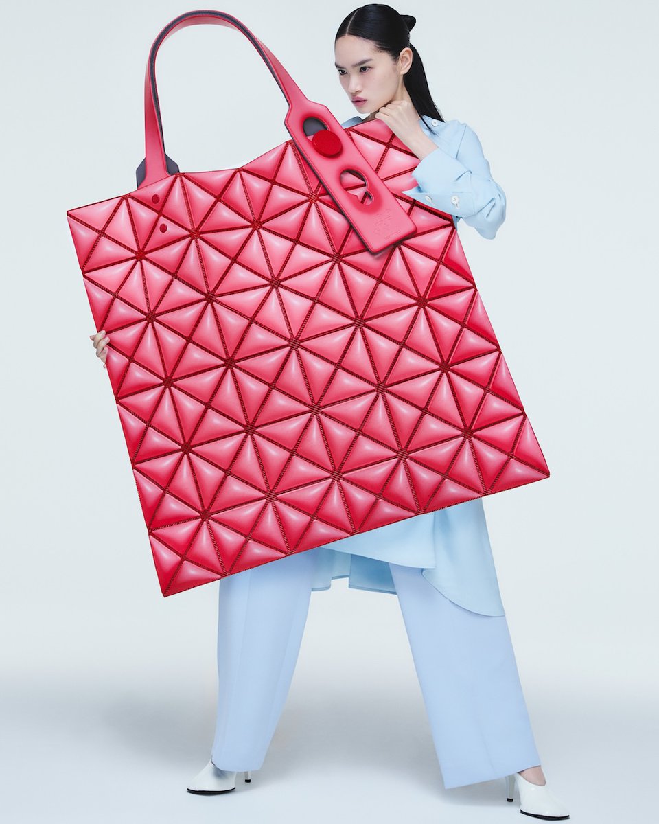 VOGUE JAPAN tweet media