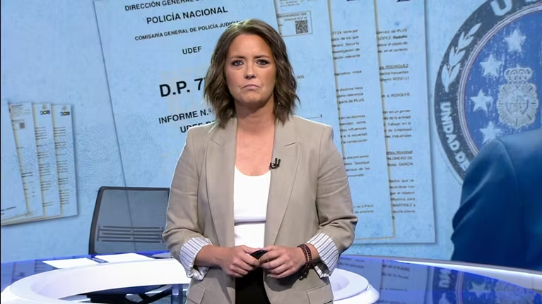 blvcom's tweet photo. 🗣️ @informativost5 a las 21h en @telecincoes obtuvo 1.325.000 ESPECTADORES ÚNICOS (AA).

➡️ El informativo registró 846.000 espectadores de audiencia media y un 8,4% de cuota. 

#informativost5 #Audiencias📺📊 https://t.co/Qy0NUQDmgM