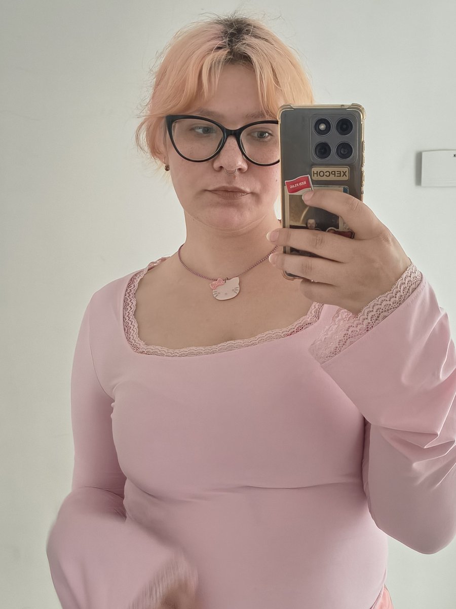 Genteel Girl tweet media