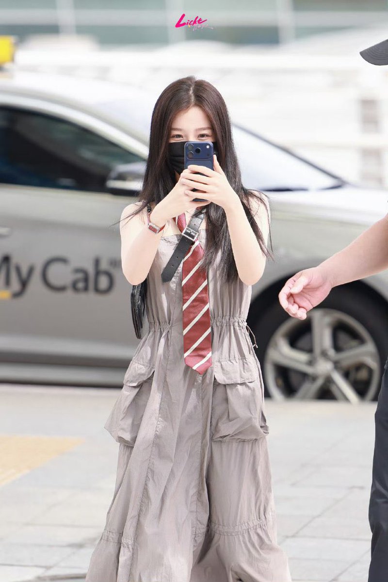 waiting for lin wanxing 💫 tweet media